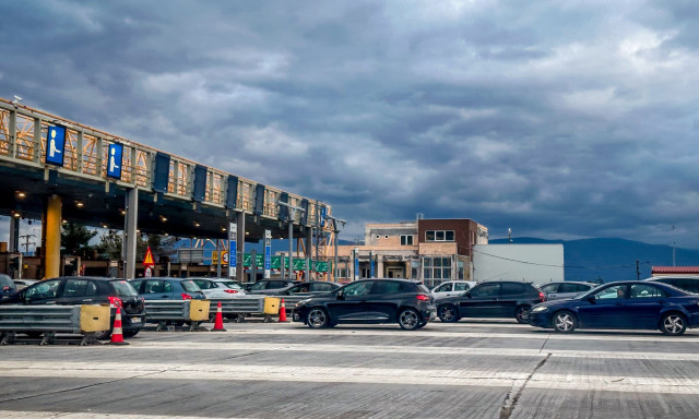 Τετραήμερο 25ης Μαρτίου: Συνεχίζεται η μαζική έξοδος των εκδρομέων - Αδειάζει η Αθήνα