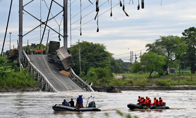 Ισημερινός: Τέσσερις νεκροί από κατάρρευση κρεμαστής γέφυρας