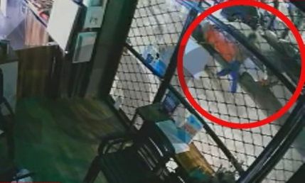 Τρόμος στην Κυψέλη: Κατά συρροή επιθέσεις σε νεαρές κοπέλες