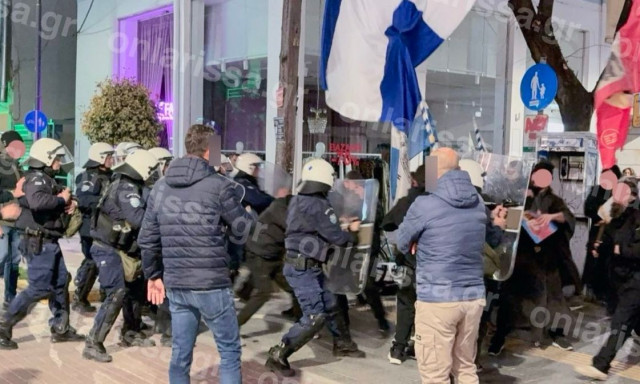 Λάρισα: Χημικά και προσαγωγές στη διαμαρτυρία κατά της παράστασης του Ζαραλίκου