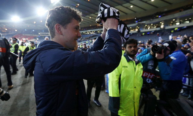 Καρέτσας: Πανηγύρισε με φανέλα του ΠΑΟΚ τον θρίαμβο της Ελλάδας επί της Σκωτίας