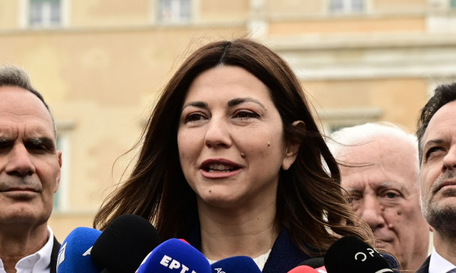 Ζαχαράκη για τη μαθητική παρέλαση: «Μεγάλη η συγκίνηση και η περηφάνεια»