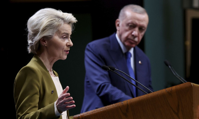 Κομισιόν για Ιμάμογλου: Ερωτήματα για την προσήλωση της Τουρκίας στη δημοκρατική της παράδοση