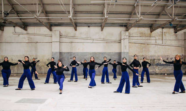 Δείτε το ντοκιμαντέρ «How to build a choir» για τις ΚΟΡΕΣ της Ελευσίνας