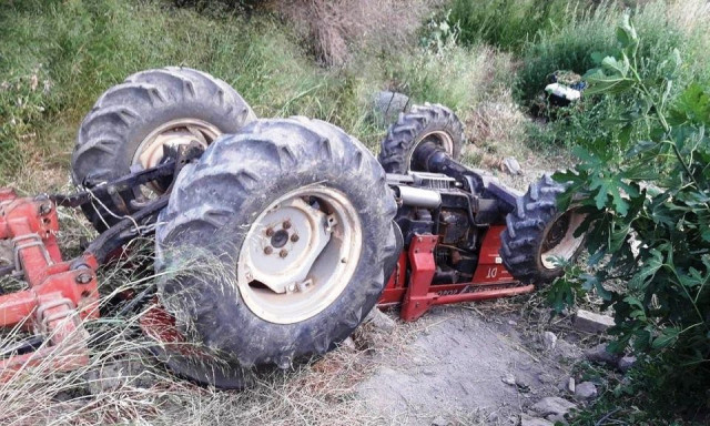 Άνδρας καταπλακώθηκε από τρακτέρ στα Χανιά - Μεταφέρθηκε τραυματισμένος στο νοσοκομείο