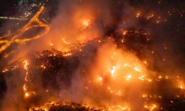 Νότια Κορέα: Άνδρας έκανε «προγονική τελετή» με κλαδιά σε τάφους και προκάλεσε φονική πυρκαγιά