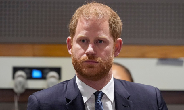 Πρίγκιπας Χάρι: «Έκραζε» το Παλάτι στη στέψη του βασιλιά Καρόλου; - Η αποκάλυψη αναγνώστη χειλιών