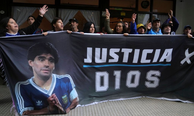 Δίκη για τον θάνατο του Μαραντόνα: Κίνδυνος ακύρωσης της διαδικασίας λόγω της δικαστού Μακίνταχ