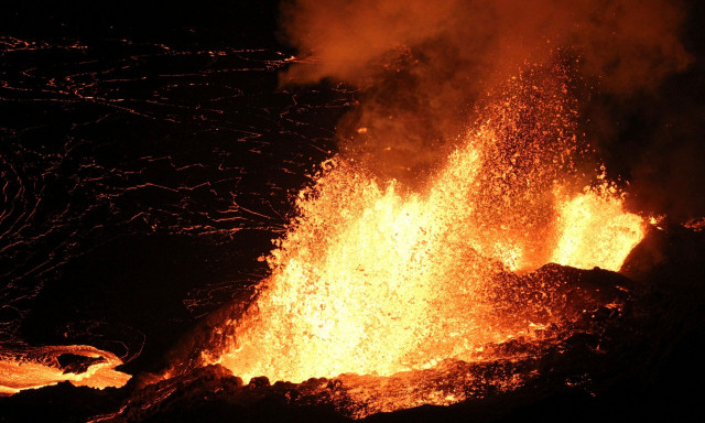 «Ξύπνησε» και πάλι το πιο ενεργό ηφαίστειο της Χαβάης - Δείτε ζωντανή μετάδοση