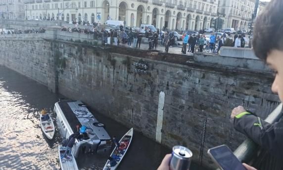 Τορίνο: Λεωφορείο έπεσε από γέφυρα - Πληροφορίες για ένα νεκρό