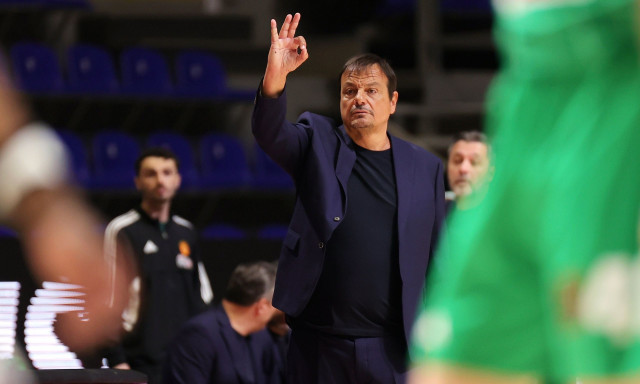 Αταμάν: «Σημαντικό αποτέλεσμα, θαύμα που νικήσαμε με τον τρόπο που παίξαμε»