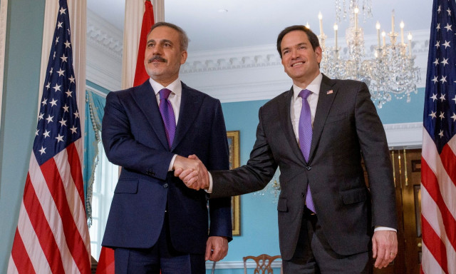 Συνάντηση Φιντάν - Ρούμπιο: Βούληση για να αρθούν τα εμπόδια στην αμυντική βιομηχανία