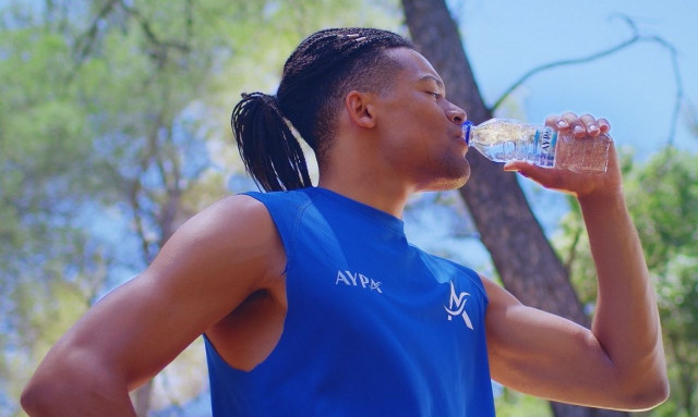 Φυσικό Μεταλλικό Νερό ΑΥΡΑ: Υπερήφανος υποστηρικτής του Εμμανουήλ Καραλή για 2η συνεχόμενη χρονιά