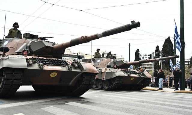 Bloomberg: Έτοιμη η Ελλάδα να προσφέρει μαθήματα στις αμυντικές δαπάνες της Ευρώπης