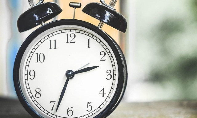 Γιατί τα ρολόγια γυρίζουν δεξιόστροφα; Αναζητήστε την απάντηση στην ιστορία και τη φύση