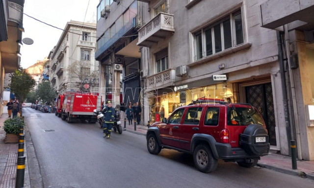Συναγερμός στο κέντρο της Αθήνας: Ξέσπασε φωτιά σε διαμέρισμα στο Κολωνάκι