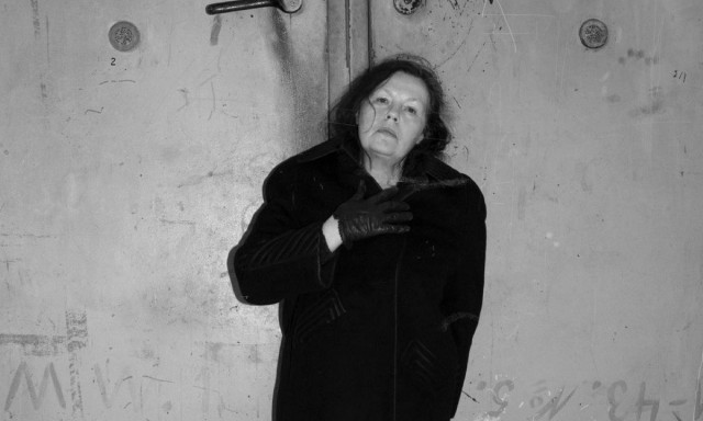 ΚΠΙΣΝ: Η Ρούλα Πατεράκη παρουσιάζει τον θεατρικό μονόλογο «Ορλάντο» της Βιρτζίνια Γουλφ