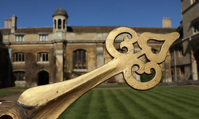 Αγγλία: Δείκτης ρολογιού που κλάπηκε το 1930 ως φάρσα, επέστρεψε σχεδόν έναν αιώνα μετά