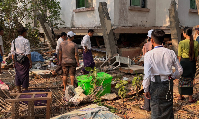 Σεισμός στη Μιανμάρ: Μαίες προσπαθούν να σώσουν νεογέννητα - Ανατριχιαστικό βίντεο