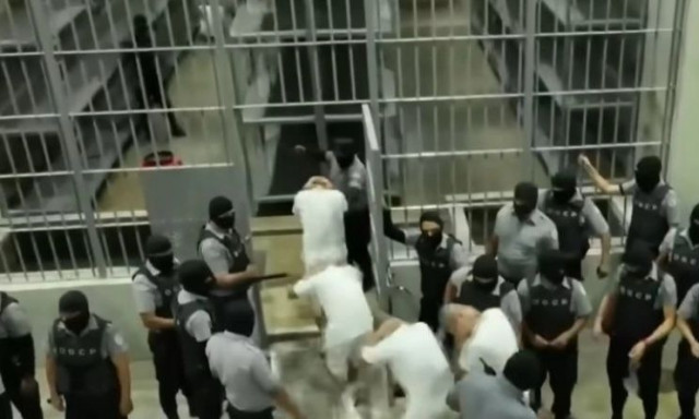 Τον «έκαψαν» τα τατουάζ του: Η λάθος ερμηνεία τους τον έστειλαν στη χειρότερη φυλακή του κόσμου