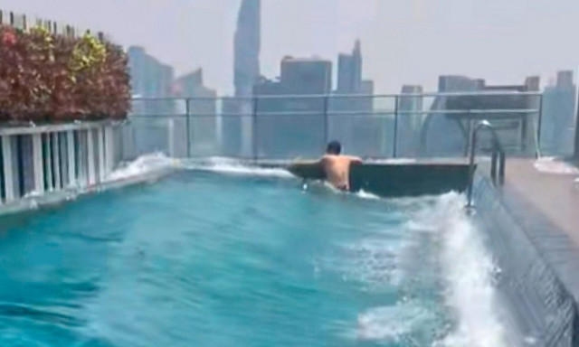 Ταϊλάνδη: Σοκαριστικό βίντεο άνδρα σε πισίνα ουρανοξύστη την ώρα του σεισμού των 7,7 Ρίχτερ