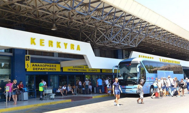 Κέρκυρα: Άνοιξε η τουριστική σεζόν - Φτάνουν οι πρώτες πτήσεις από το εξωτερικό στο νησί