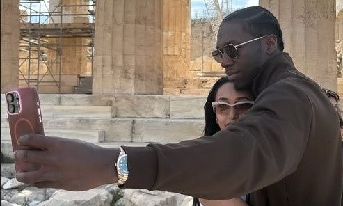 Το επιβεβαίωσε η σύντροφος του Κέντρικ Ναν – «Πρέπει να μάθουμε Ελληνικά τώρα»!