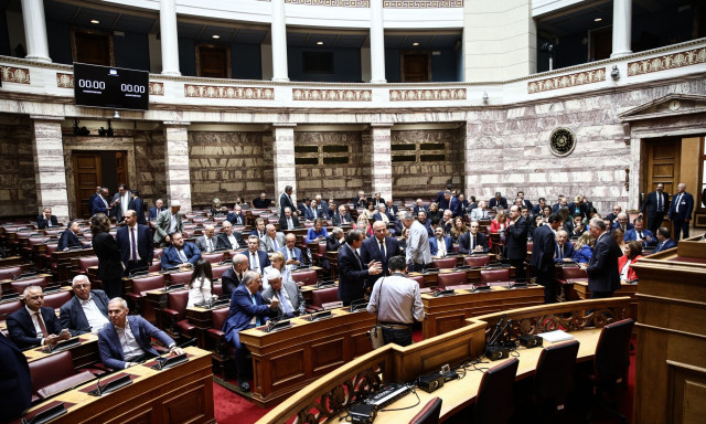 Δύο υπουργοί και 14 βουλευτές της ΝΔ ζητούν αυξήσεις για Αστυνομία, Λιμενικό και Πυροσβεστική