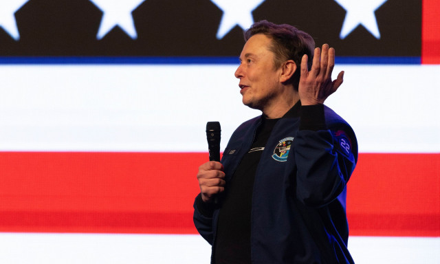 Ο Μασκ στοχοποιεί Πελόζι: Έλεγχος στα μέλη του Κογκρέσου που πλούτισαν περιέργως