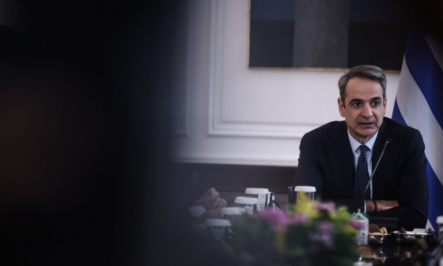 Η δημοσκοπική «κατρακύλα», ο συναγερμός και οι πρόωρες εκλογές