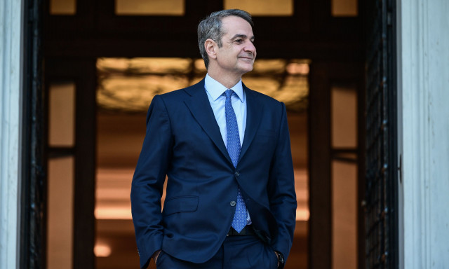 Το πρώτο crack στην κυβέρνηση και οι κίτρινες κάρτες Μητσοτάκη