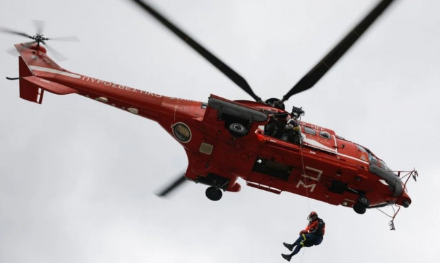 Πάρος: Δεν μπορεί να προσεγγίσει το νησί το ελικόπτερο της ΕΜΑΚ