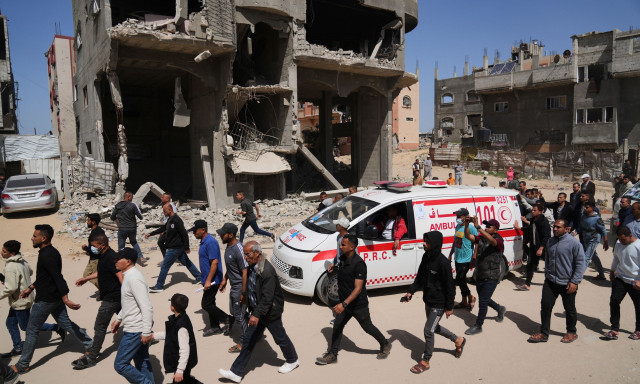 ΟΗΕ: Τα ισραηλινά στρατεύματα σκότωσαν 15 Παλαιστίνιους γιατρούς και τους έθαψαν σε ομαδικό τάφο