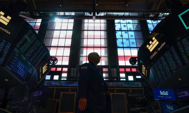 Πλησιάζει η «Ημέρα Απελευθέρωσης» του Τραμπ και οι χρηματιστηριακές αγορές παραπαίουν παγκοσμίως