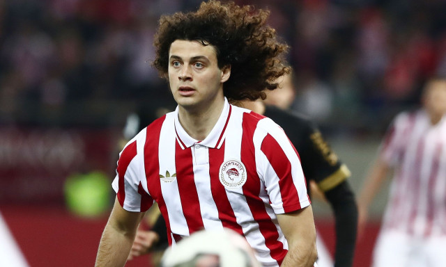 ΑΕΚ – Ολυμπιακός: Με απουσίες οι «ερυθρόλευκοι» στην «OPAP Arena» | Η αποστολή του Μεντιλίμπαρ