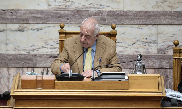 Τέμπη: «Όχι» Κακλαμάνη σε Σπίρτζη για Προανακριτική