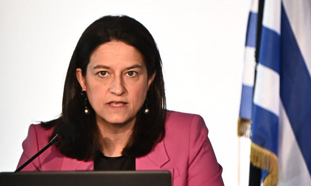 Κεραμέως για νέο κατώτατο μισθό: «Βήμα για να μειωθούν κάποιες δυσκολίες της κοινωνίας»