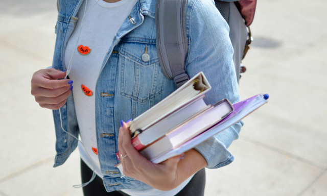 Φροντιστήρια: Πόσα χρήματα δαπανούν οι γονείς - «Τσουχτερό» το κόστος για τα ελληνικά νοικοκυριά