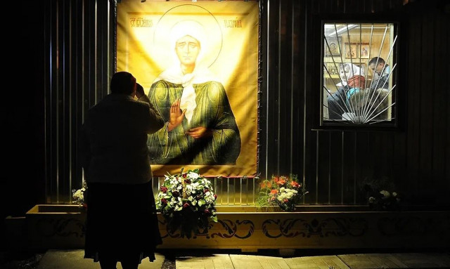 Η Αγία Ματρώνα της Μόσχας: «Χωρίς πόλεμο, θα πεθάνετε όλοι» - Η πρόβλεψη της τυφλής προφήτισσας