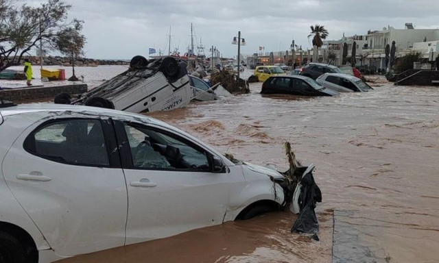 Καιρός: Πολλά προβλήματα από την κακοκαιρία σε Πάρο και Μύκονο - Κλειστά σχολεία σε έξι νησιά