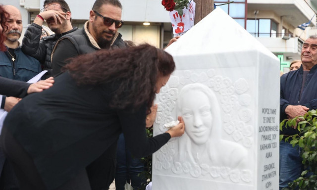 Κυριακή Γρίβα: Σπάραξαν οι γονείς της μετά τα αποκαλυπτήρια του μνημείου της