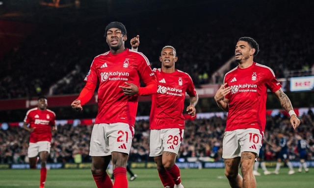 Επικό τρολάρισμα των οπαδών της Φόρεστ στη Μάντσεστερ Γιουνάιτεντ για Ελάνγκα