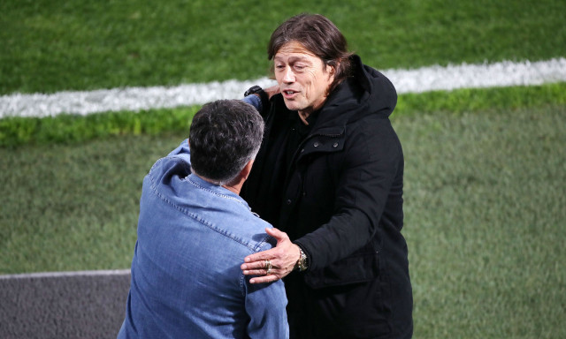 ΑΕΚ – Ολυμπιακός: «Δέχομαι την κριτική, αλλά όχι να ζητάνε να με απολύσουν» - Οι δηλώσεις Αλμέιδα