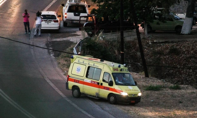 Λεχαινά: Μυστήριο με άνδρα που βρέθηκε αιμόφυρτος στον δρόμο