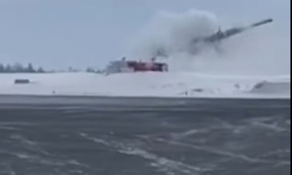 Δραματική προσγείωση αεροσκάφους στη Σιβηρία: Προσγειώθηκε με την κοιλιά πάνω σε χιόνι