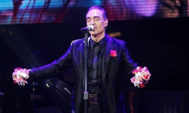 Επιστροφή Σφακιανάκη με συνεργασία... έκπληξη: Ποια θέλουν δίπλα στον τραγουδιστή;