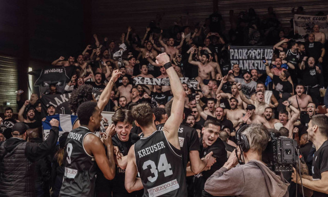 Μπάσκετ: Πανικός για τον ΠΑΟΚ! «Τρέλα» των οπαδών και αποθεωτική υποδοχή στο αεροδρόμιο