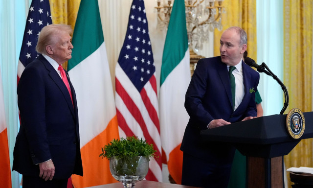 Η Ιρλανδία συνηγορεί υπέρ «αναλογικής» αντίδρασης της ΕΕ στους δασμούς των ΗΠΑ