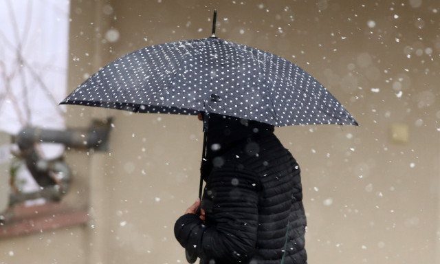 Νέο κύμα κακοκαιρίας «σφυροκοπά» τη χώρα - Πότε έρχεται κατακόρυφη πτώση του υδραργύρου