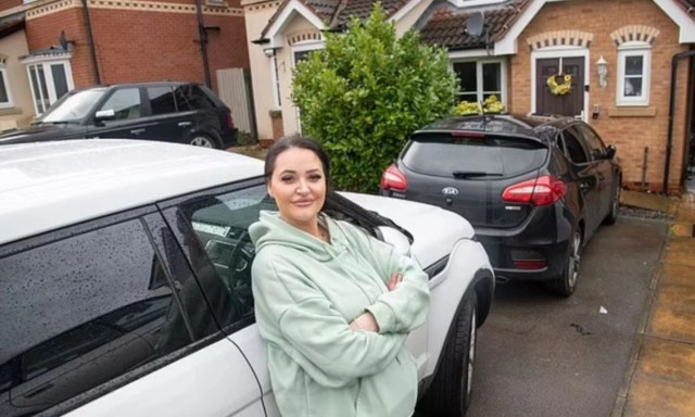 Κακή μητέρα ή οικονομική ιδιοφυΐα: Η γυναίκα που κερδίζει 500.000 τον χρόνο από τα social media